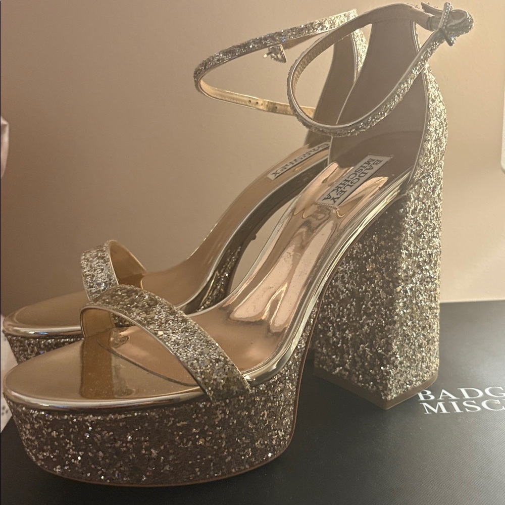Badgley Mischka Gold Glitter Platform Heels NWT